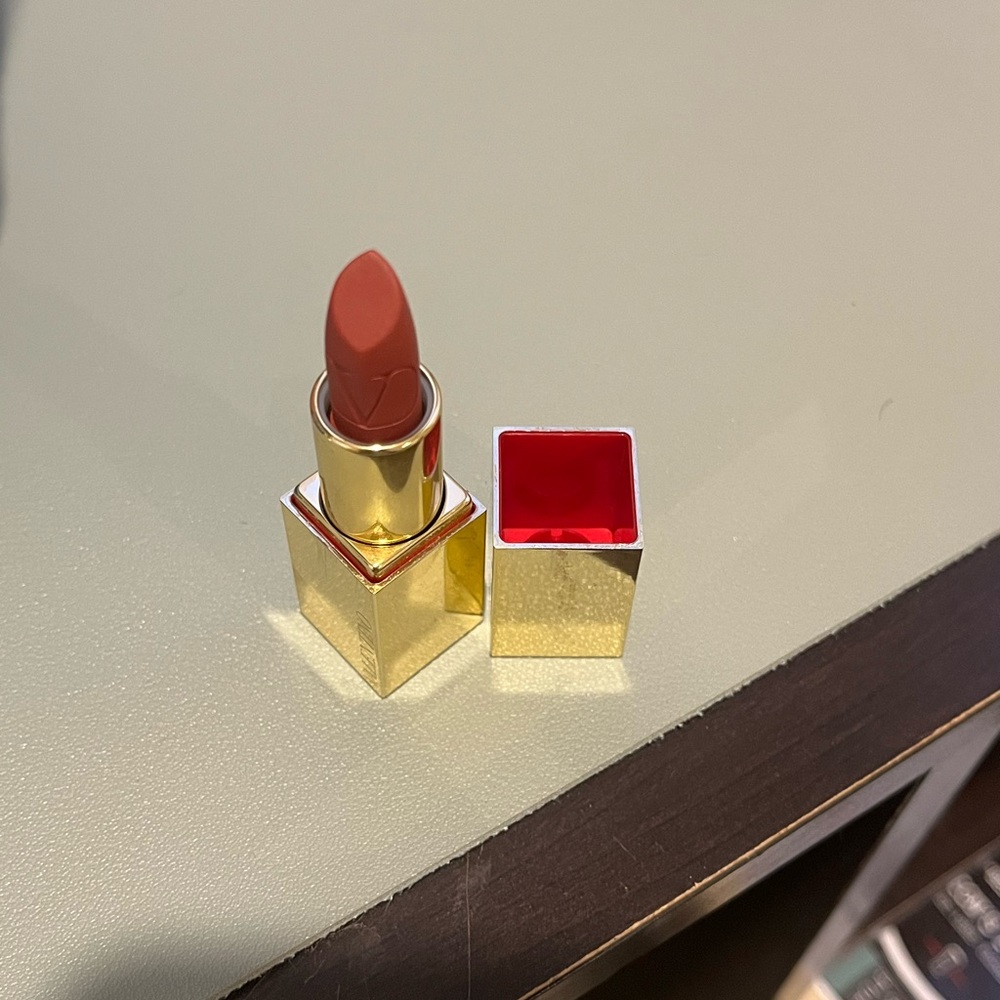 Valentino Lipstick Mini Rosso Travel Size 111A BRAND NEW